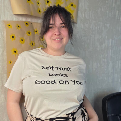 Maple Women's Mantra Tee - "Self Trust Looks Good On You" Thumbnail